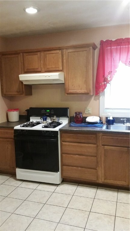 95 Laura St, Providence, RI 02907 - photo 7