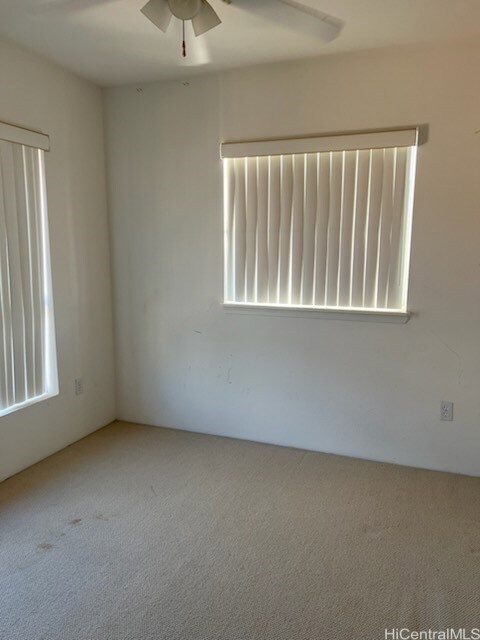 94-211B Loku Place unit 122, Waipahu, HI 96797 - photo 5