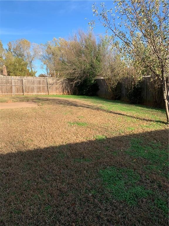 620 Black Hawk Dr, Norman, OK 73072 - photo 4
