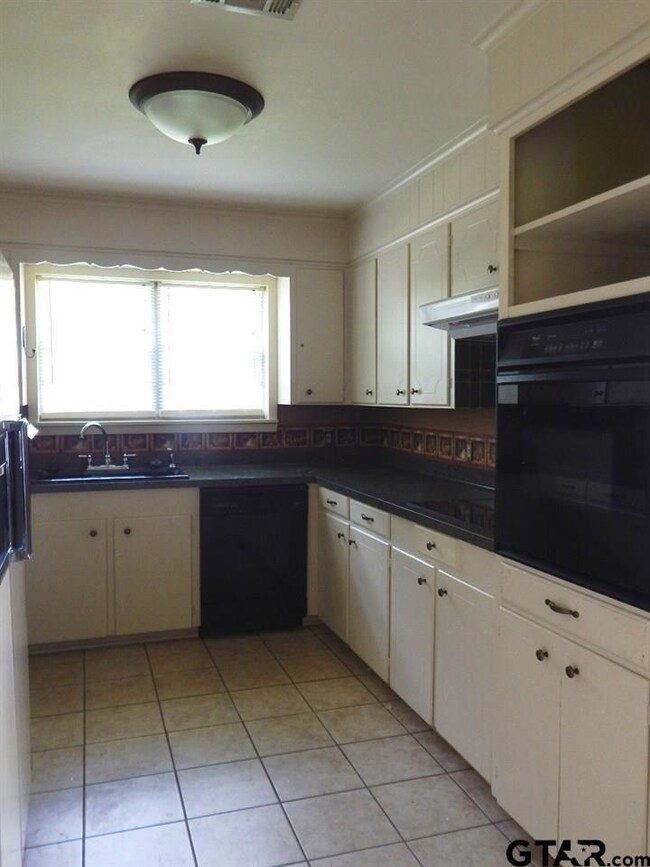 4804 4804 Newcastle Dr, Tyler, TX 75703 - photo 5