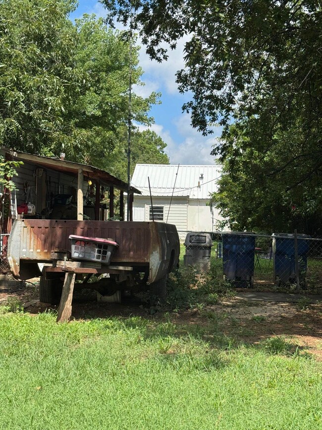 512 W Pine Ave, Duncan, OK 73533 - photo 3