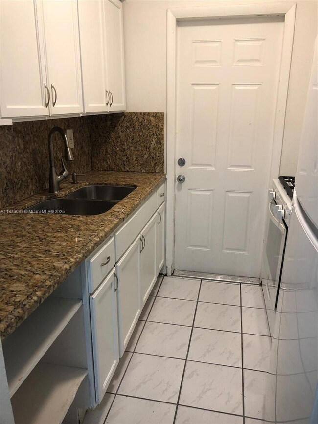 7720 Harding Ave unit 4, Miami Beach, FL 33141 - photo 3