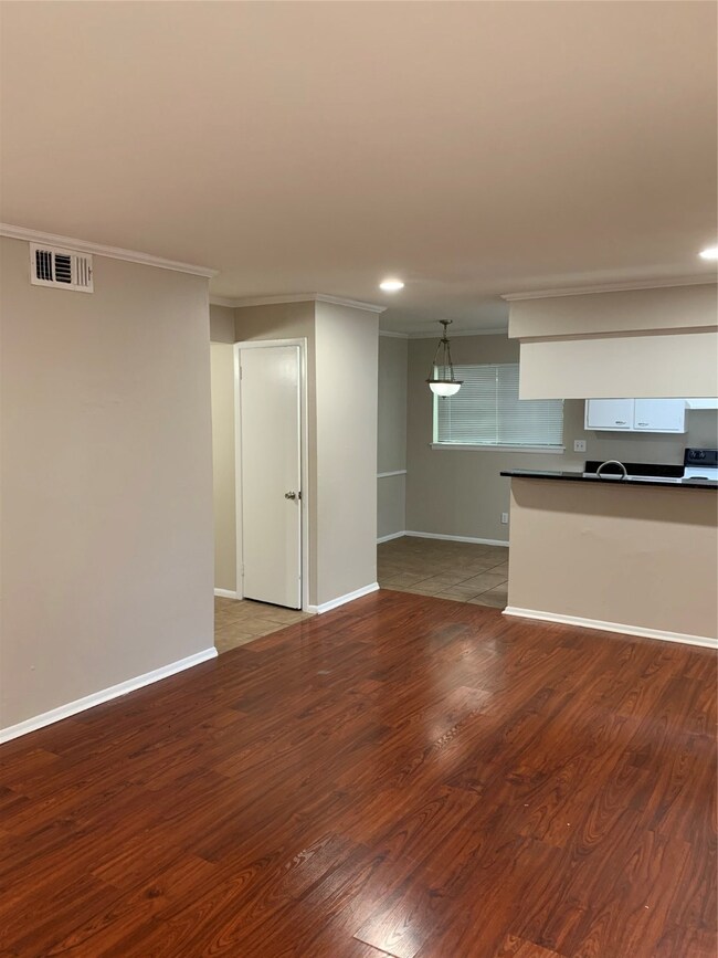 1412 Hawthorne St unit 6, Houston, TX 77006 - photo 2