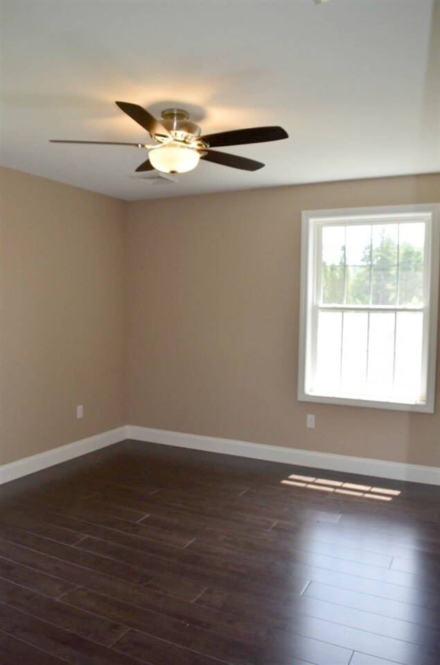 8 Spring St, Rochester, NH 03868 - photo 7