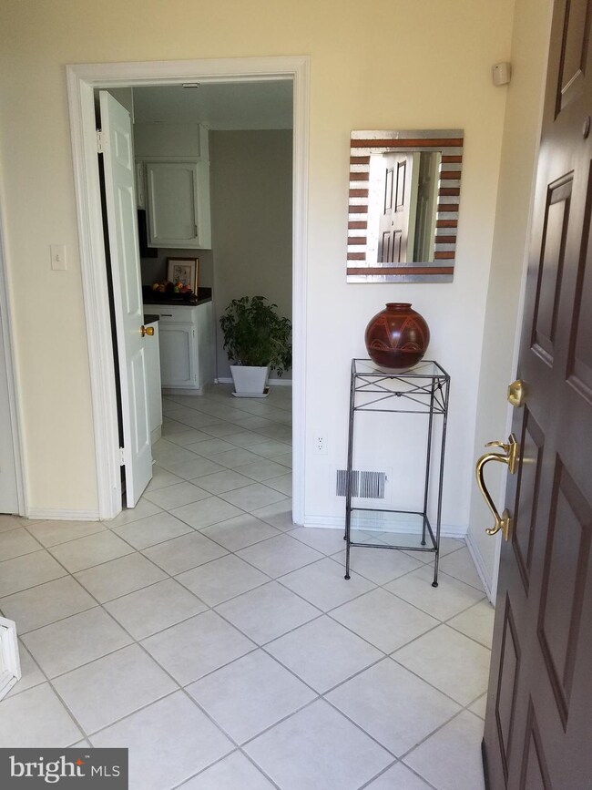 11746 Carriage House Dr, Silver Spring, MD 20904 - photo 2