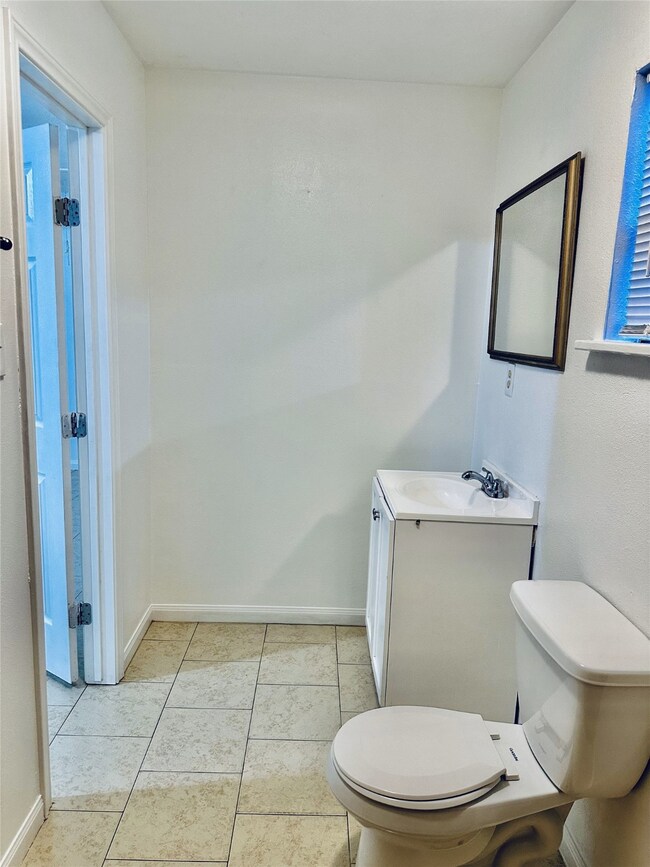 1818 Lone Oak Rd unit 1818, Houston, TX 77093 - photo 6