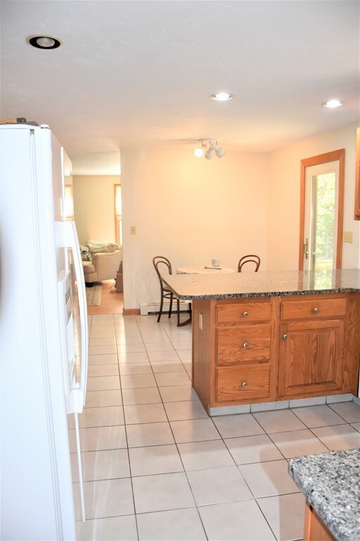 44 Wexford Dr, Mansfield, MA 02048 - photo 5