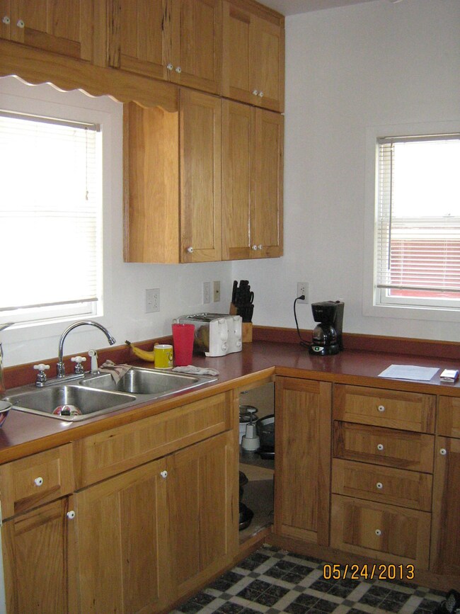 1787-1 kitchen - sink
