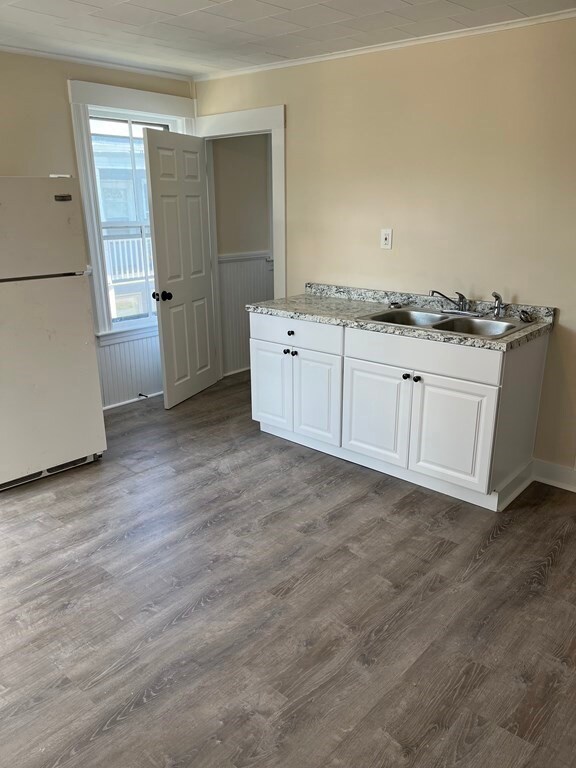 364 Hamilton St unit 3L, Southbridge, MA 01550 - photo 2