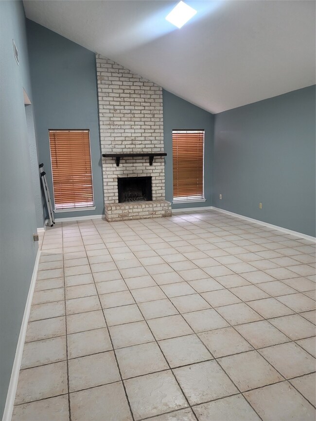 6907 Dusty Dawn Dr, Houston, TX 77086 - photo 7