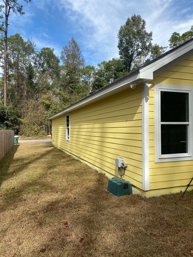 25 Croatan St, Crawfordville, FL 32327 - photo 3