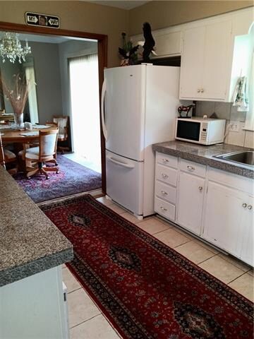 7111 Garnett St, Shawnee, KS 66203 - photo 5