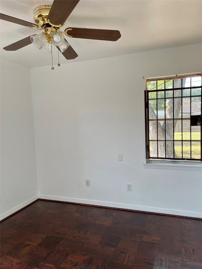 7638 Boggess Rd, Houston, TX 77016 - photo 3