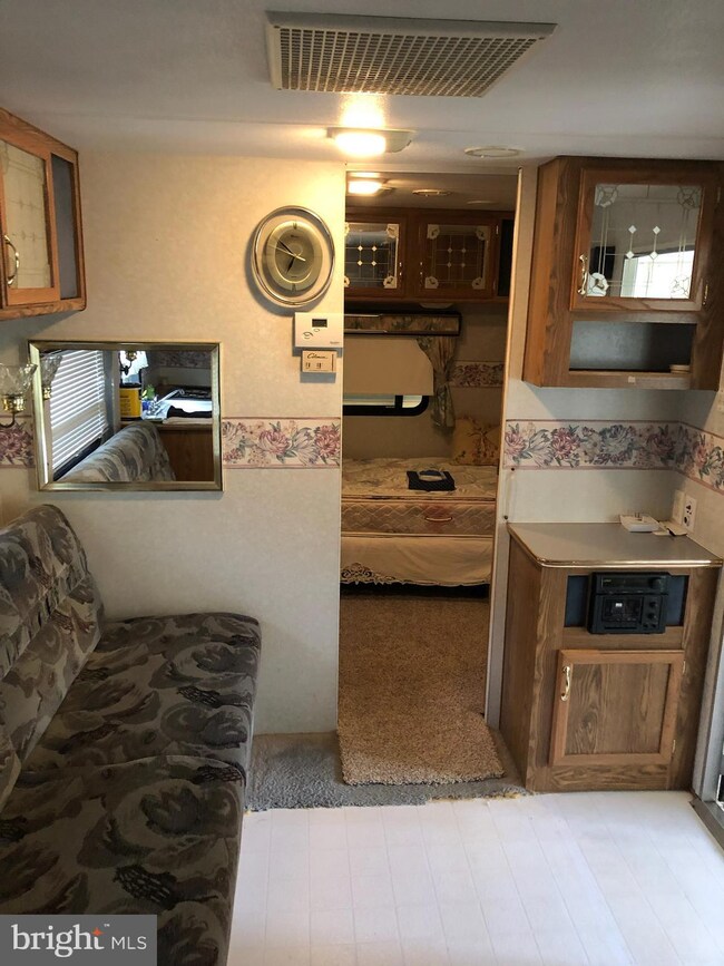 183,184 Oklawaha Ln unit GLEN 9, Earleville, MD 21919 - photo 2