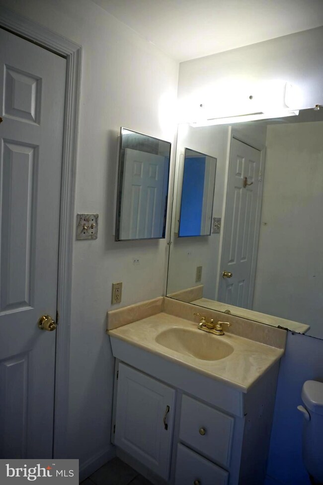 820 Pheasant Run Dr, Gaithersburg, MD 20878 - photo 7