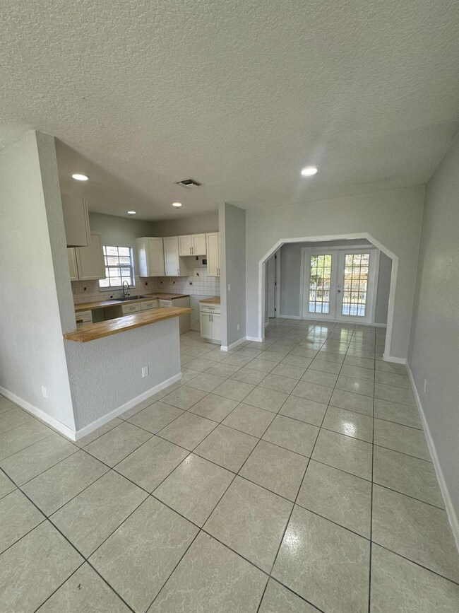 623 SW 10th St, Delray Beach, FL 33444 - photo 5