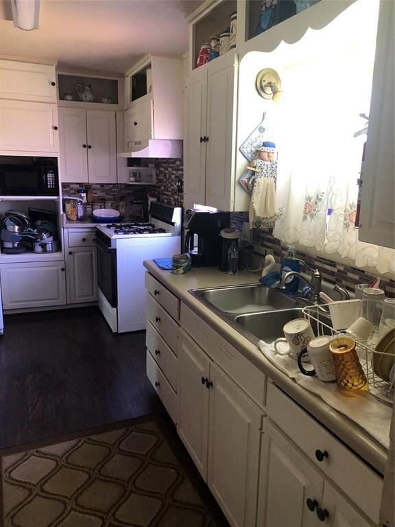 1218 N Douglas Ave, Cleburne, TX 76033 - photo 4