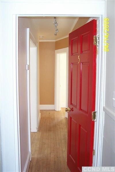 11 S 2nd St unit 5, Hudson, NY 12534 - photo 3