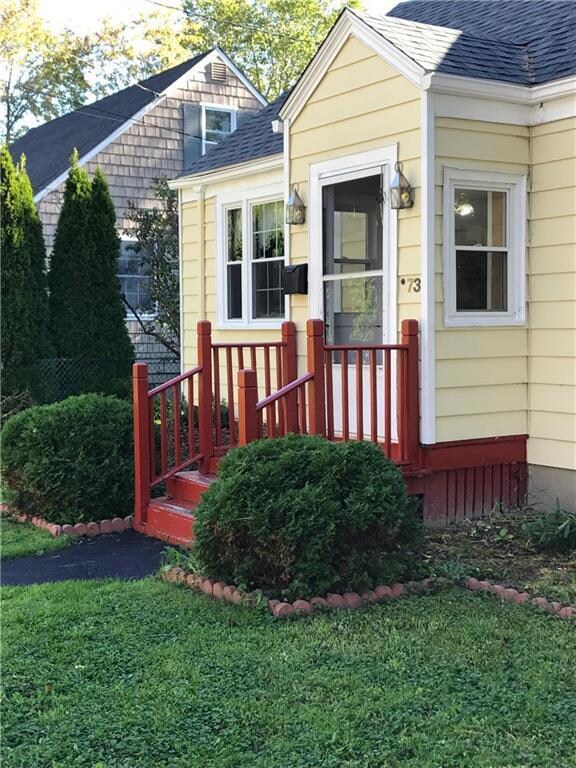 Mudroom at front entry...so charming.