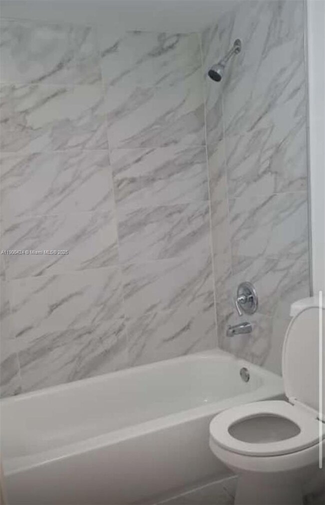 714 Executive Center Dr unit 25, West Palm Beach, FL 33401 - photo 5