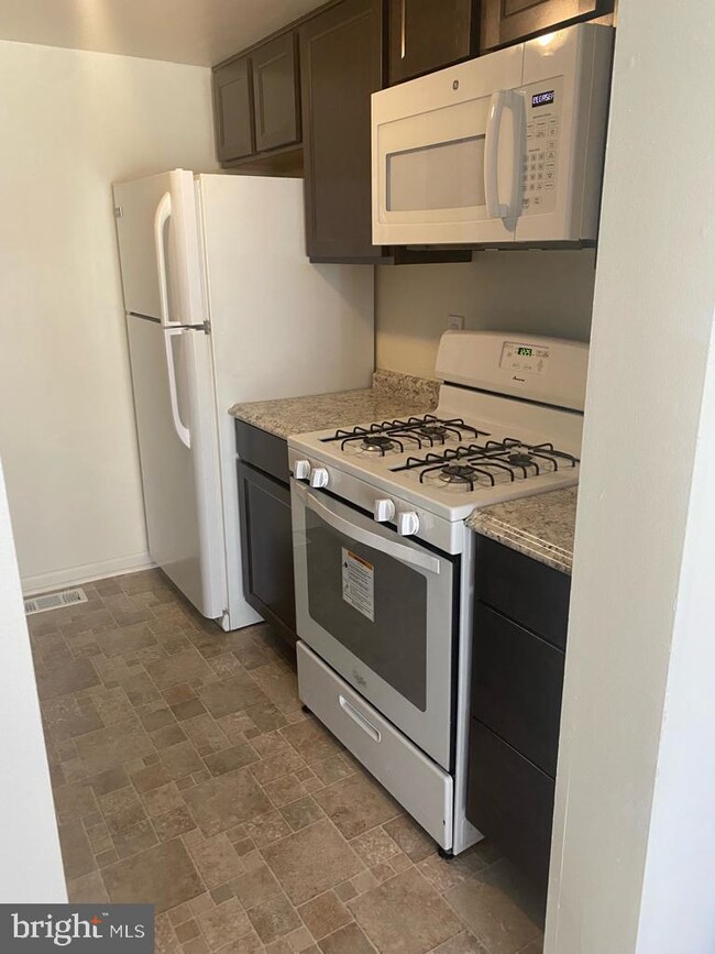 21 Eastford Ct, Parkville, MD 21234 - photo 5