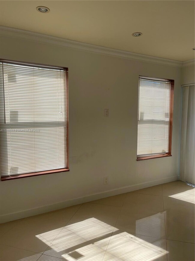 17565 NW 67th Place unit A, Hialeah, FL 33015 - photo 4