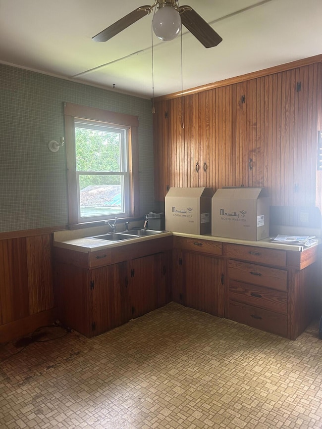 26 Bemis St, Livermore Falls, ME 04254 - photo 7