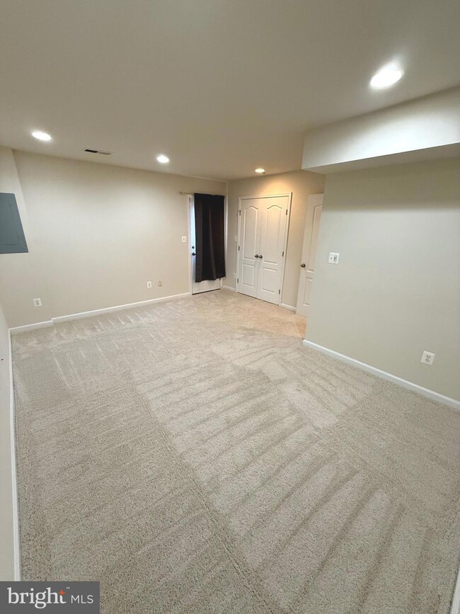 2932 Truffle Oak Place unit 283, Woodbridge, VA 22191 - photo 2