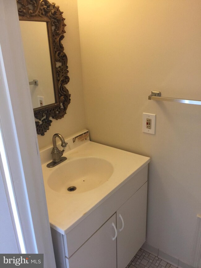 9611 Axehead Ct, Randallstown, MD 21133 - photo 3