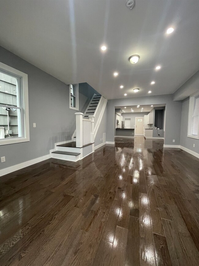 136 Wegman Pkwy, Jersey City, NJ 07305 - photo 2