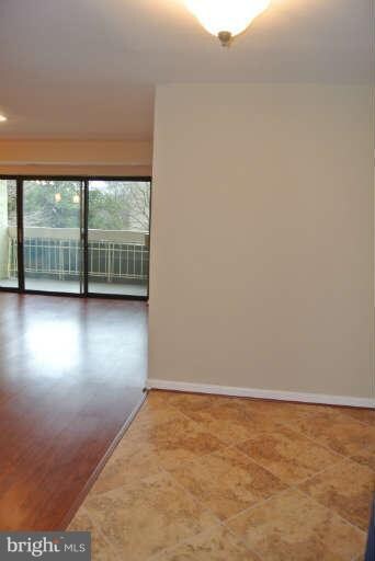 Lafayette Park unit 207, Falls Church, VA 22041 - photo 2