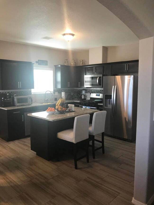 13832 Lago Vista Ave, Horizon City, TX 79928 - photo 5