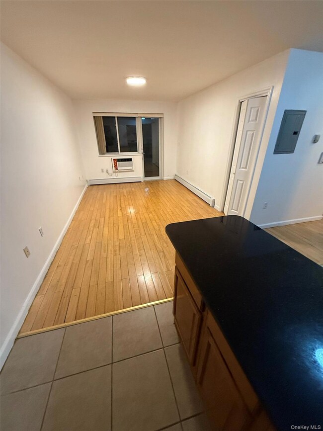 42-11 Parsons Blvd unit 4B, Flushing, NY 11355 - photo 2