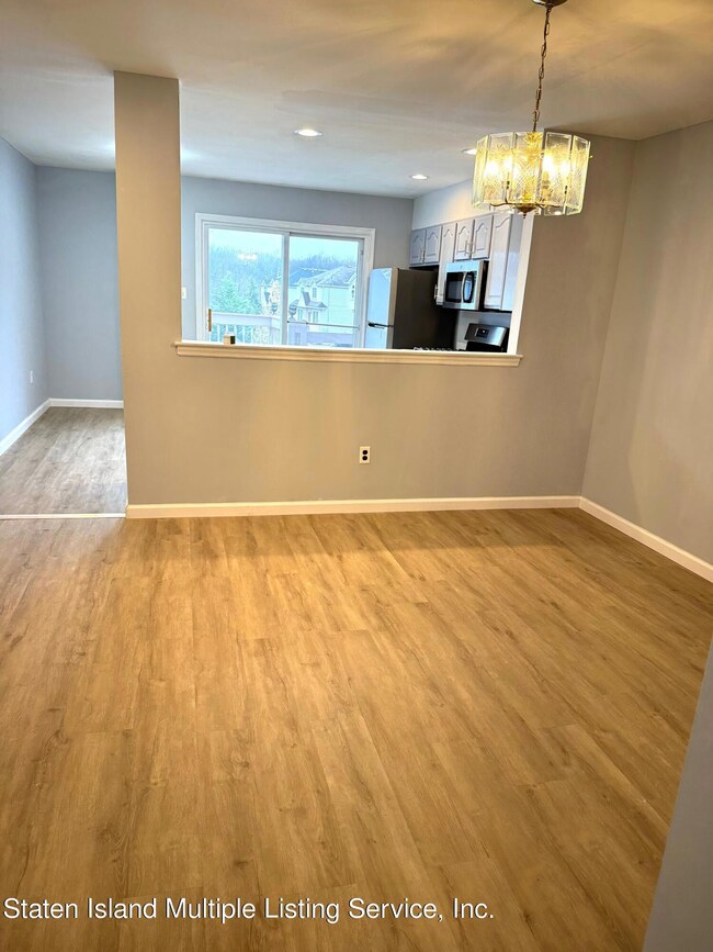 35 Red Cedar Ln, Staten Island, NY 10309 - photo 6