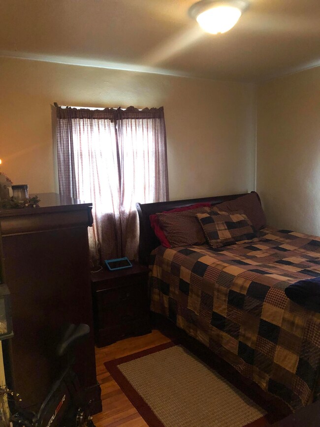 bedroom 1 apt d