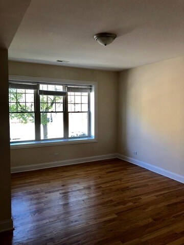 2709 W Glenlake Ave unit 1W, Chicago, IL 60659 - photo 3