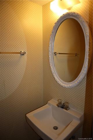 1/2 bath