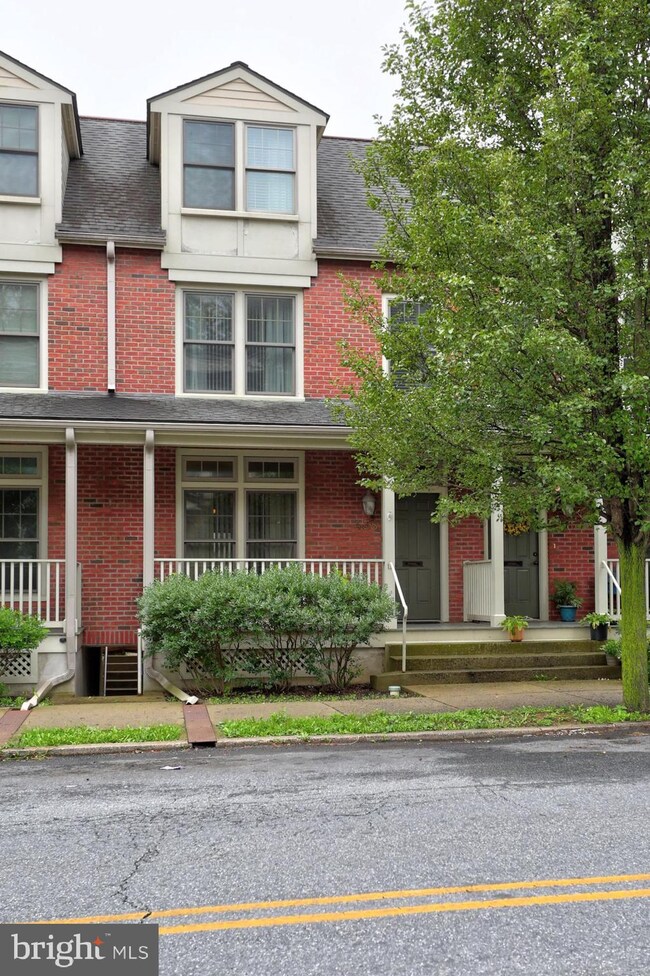 438 E End Ave unit 10, Lancaster, PA 17602 - photo 2