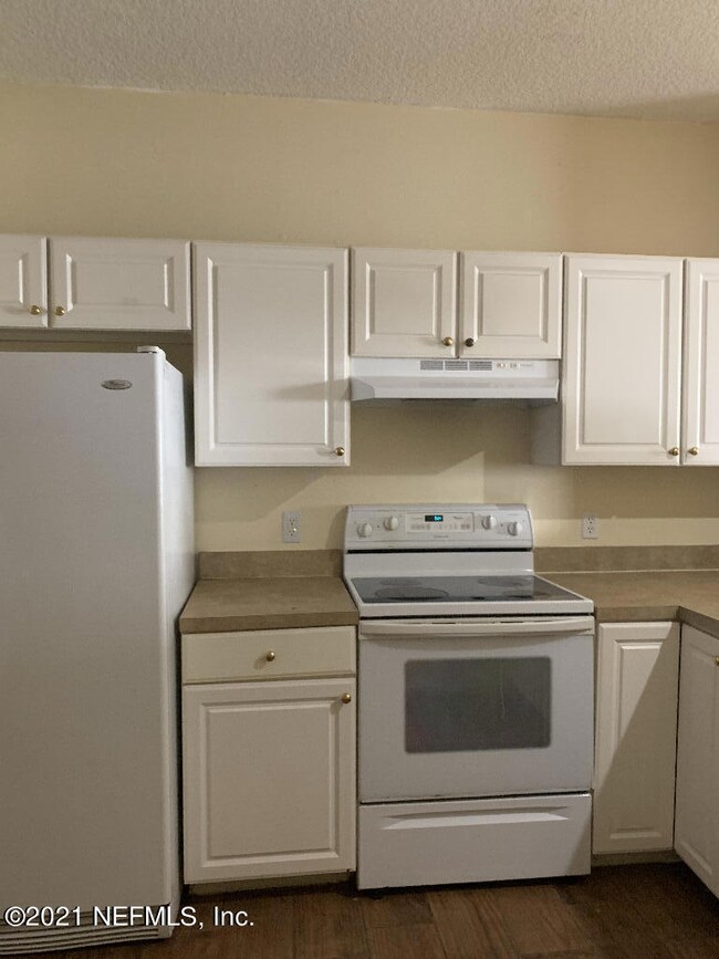 7841 Playpen Ct, Jacksonville, FL 32210 - photo 2