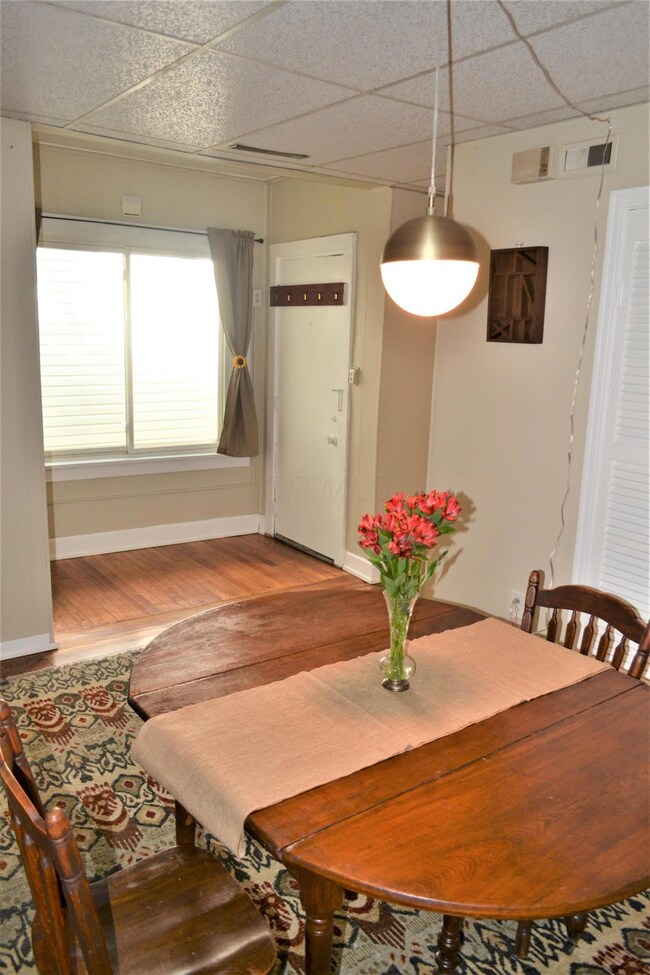 Dining room.