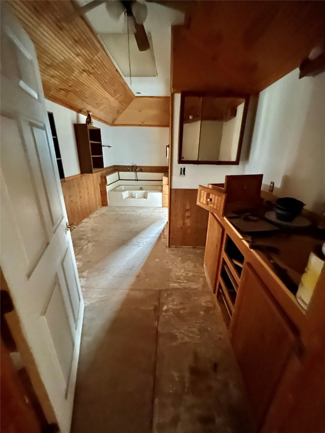 510 W Washington St, Kosse, TX 76653 - photo 2