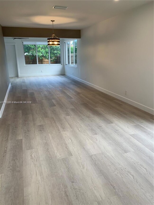 227 SE 7th St unit House, Dania, FL 33004 - photo 6