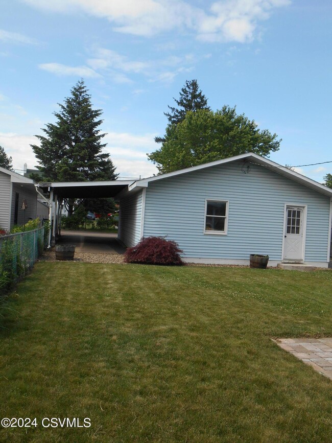 1315 Spring Garden Ave, Berwick, PA 18603 - photo 5