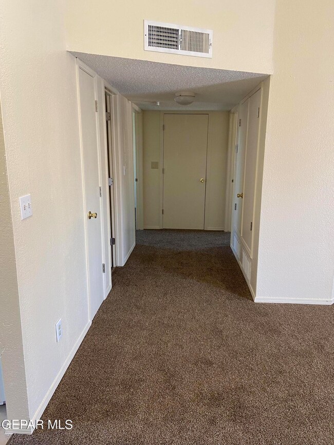 591 Bartlett Dr unit 204, El Paso, TX 79912 - photo 6