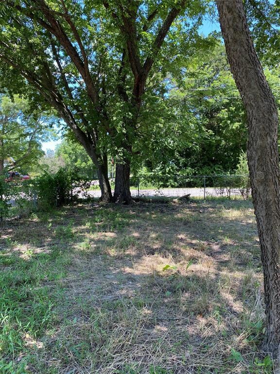 418 S 3rd St, Bonham, TX 75418 - photo 2
