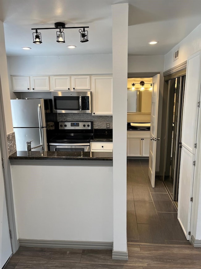 2800 Douglas Ave unit 220, Dallas, TX 75219 - photo 4