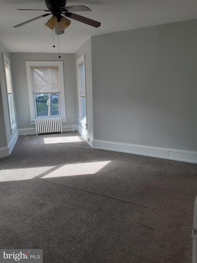 2423 Fairview Ave unit 2, Reading, PA 19606 - photo 6