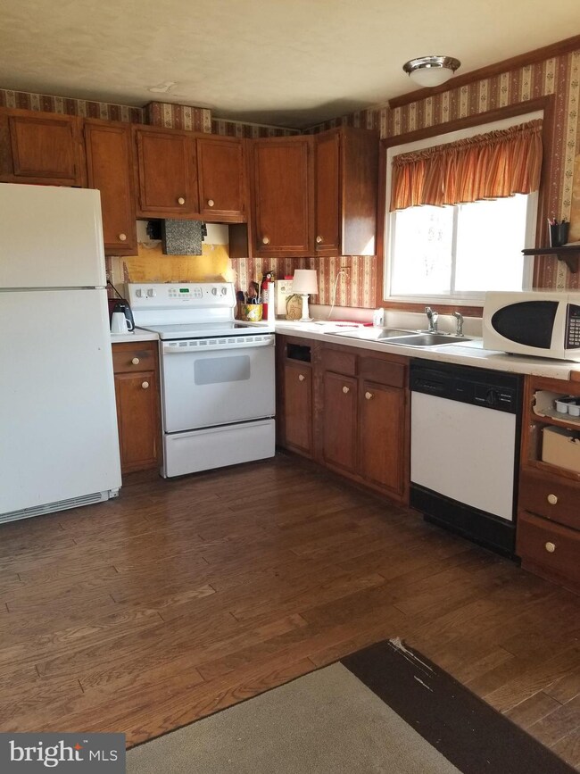 4 Adams Ave, Tuckerton, NJ 08087 - photo 5