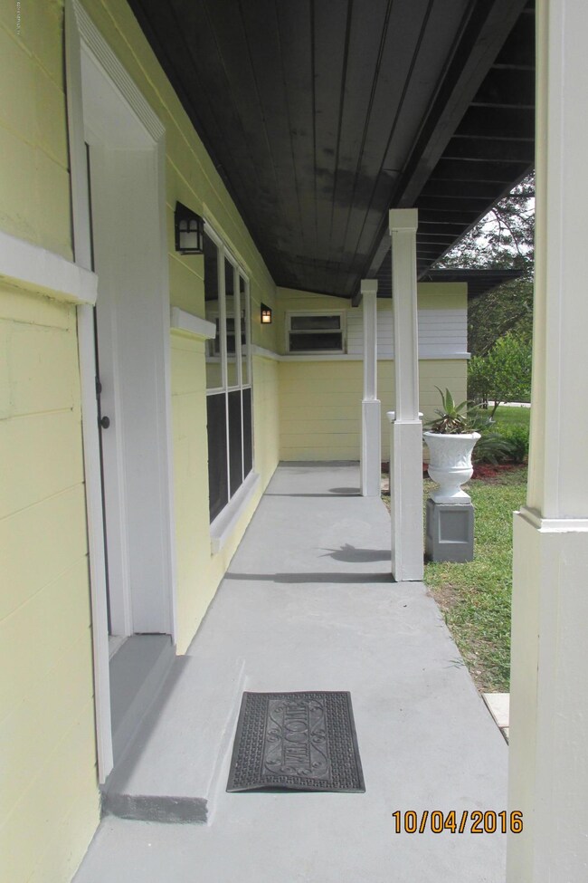 8805 Atter Ln, Jacksonville, FL 32216 - photo 2