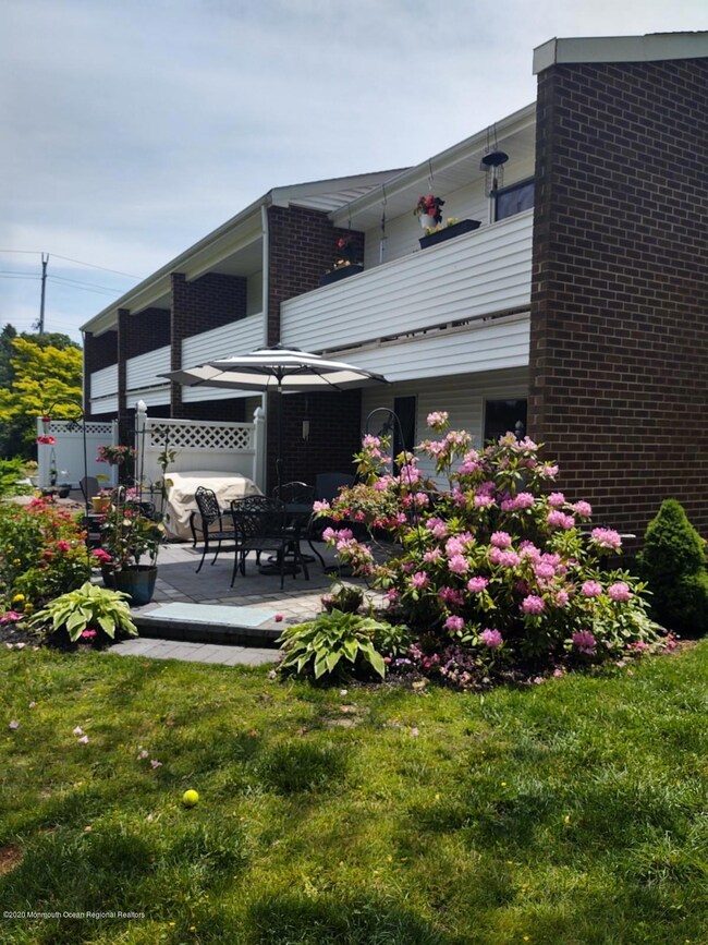 136 Walnut Dr, Spring Lake, NJ 07762 - photo 5